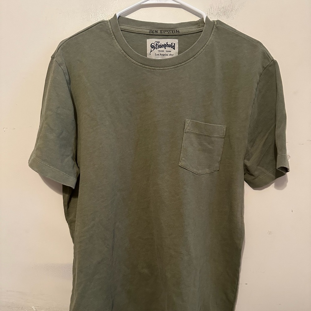 The Stronghold Pocket TEE Men’s Large Green
